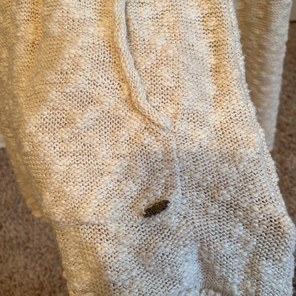 Roxy hooded bathing suit cover up - Picture 3 of 4